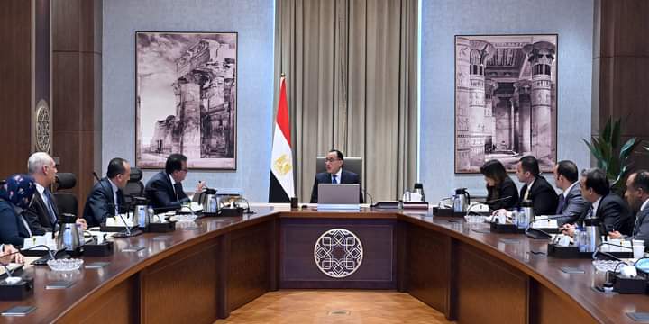 رئيس الوزراء يستعرض مقترحات الحوافز الاستثمارية لقطاع الرعاية الصحية 
