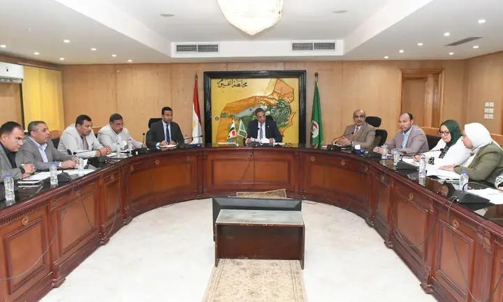 محافظ الفيوم يتابع خطة الرصف الأستثمارية والعاجلة للعام المالي 2023