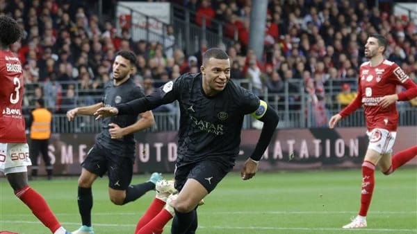 مبابي يقود هجوم باريس سان جيرمان أمام مونبلييه في الدوري الفرنسي