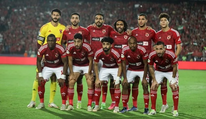 معلول يعود.. تعرف على التشكيل الرسمي للأهلي أمام سموحة 