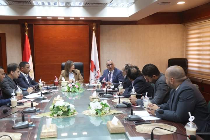 وزيرة الثقافة تجتمع بمديري إقليم وسط الصعيد لوضع استراتيجية تطوير المنظومة 