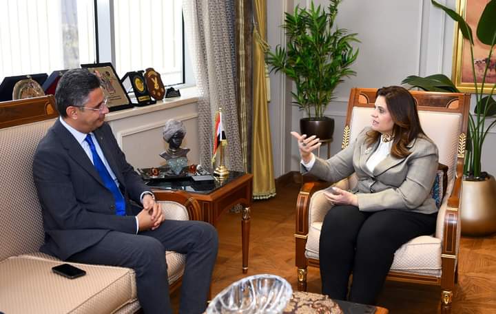 وزيرة الهجرة تلتقي رئيس إدارة البريد المصري لبحث استفادة المصريين بالخارج من الخدمات