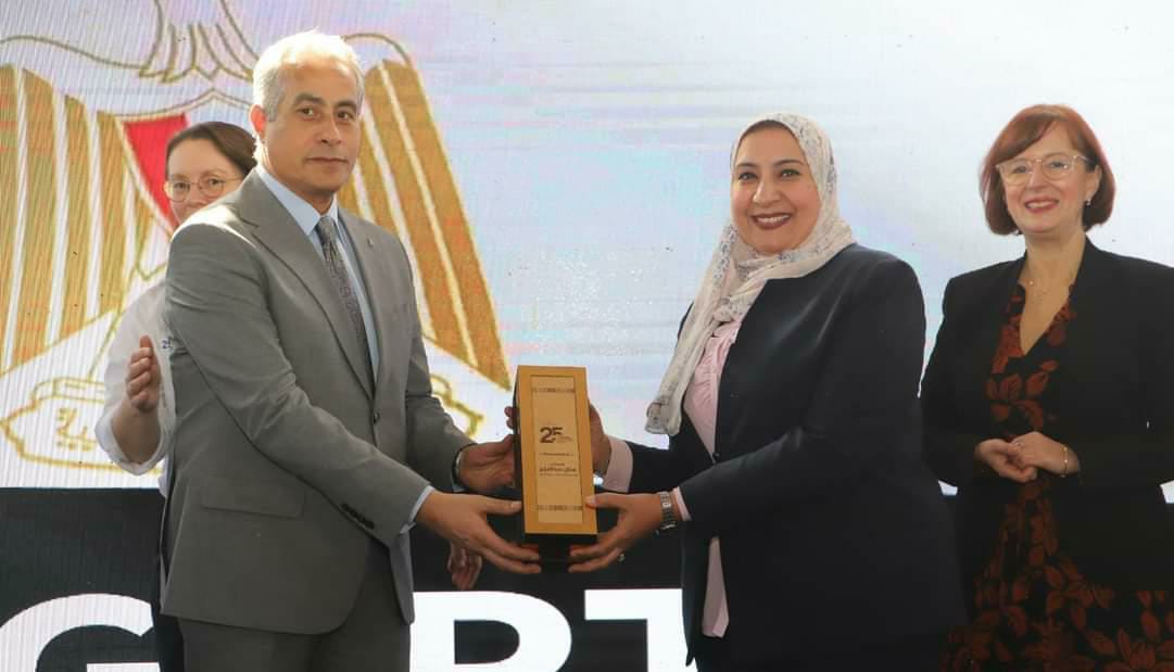 وزير العمل يشارك في احتفالية شركة ليون الألمانية لكابلات وضفائر السيارت