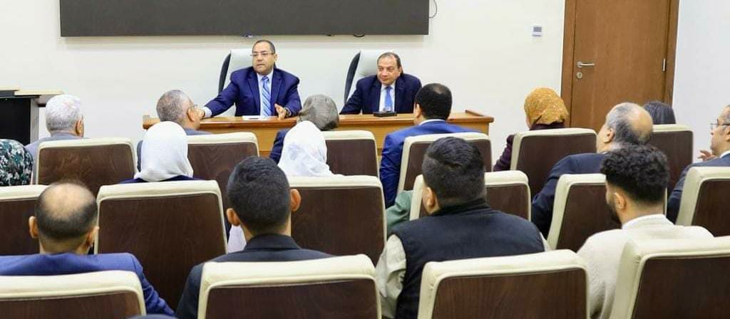 رئيس الجهاز المركزي للتنظيم والإدارة يستقبل رئيس جامعة بني سويف