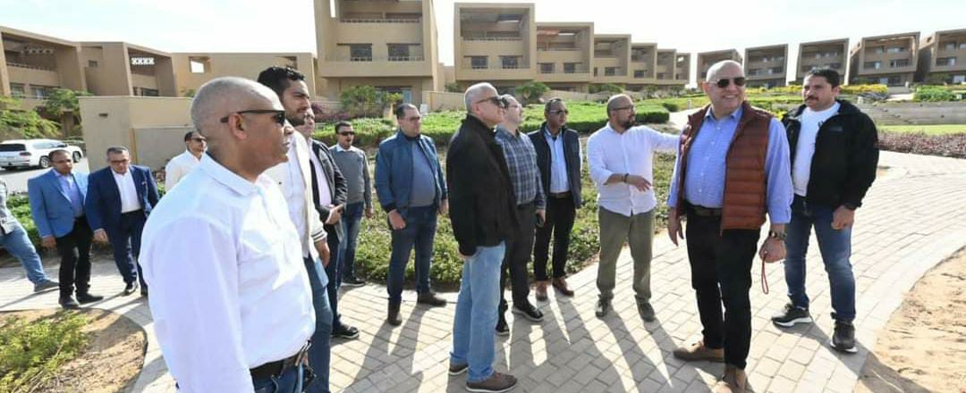 وزير الإسكان يتفقد مشروع الوحدات الفندقية والسياحة العلاجية بمدينة أسوان الجديدة