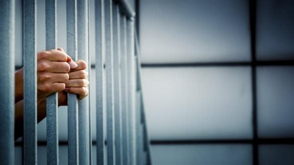 السجن 5 سنوات لـ 16 متهمًا في 