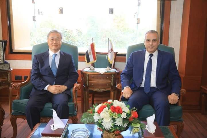 بروتوكول تعاون بين محافظ سوهاج وسفير كوريا الجنوبية لتوطيد العلاقات