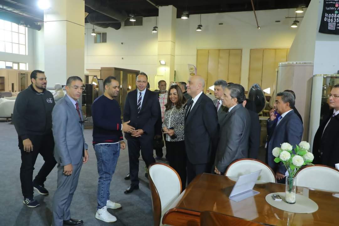 محافظ دمياط ورئيس الجهاز يفتتحان معرض أثاث بأرض المعارض بمدينة نصر