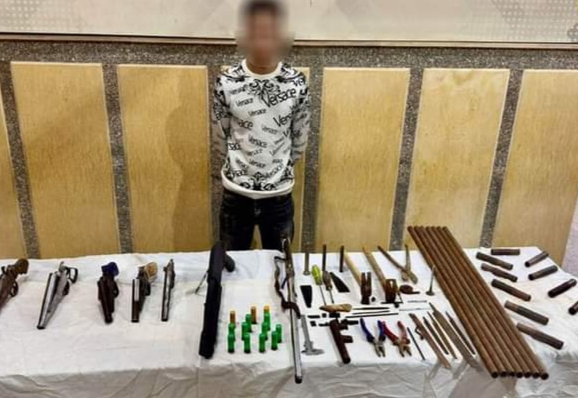 ضبط ميكانيكي لقيامه بإدارة مسكنه كورشة لتصنيع الأسلحة النارية