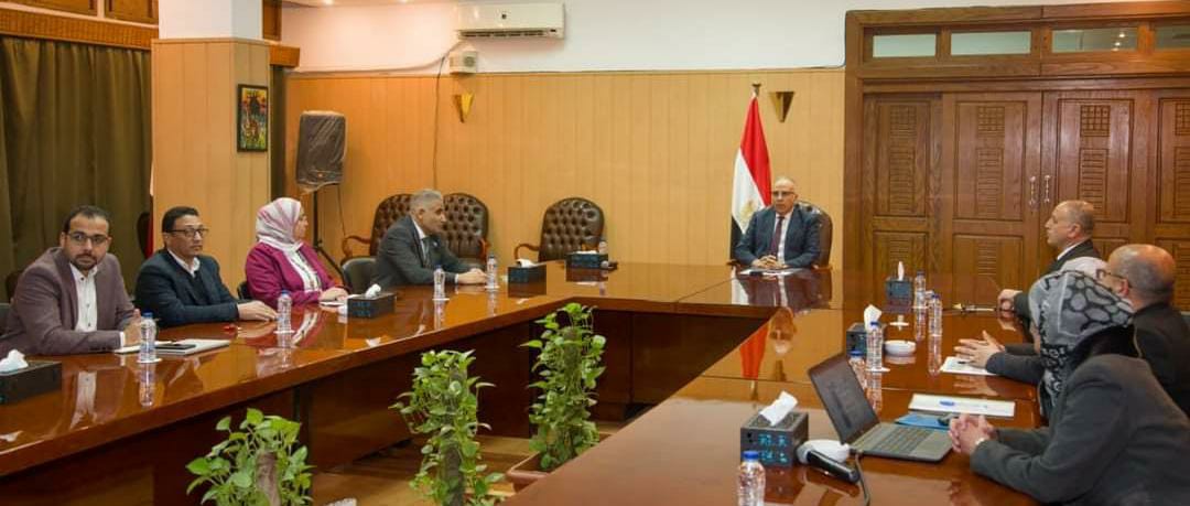 وزير الري يتابع خطة الصيانة الوقائية للتغطيات الواقعة على الترع والمصارف