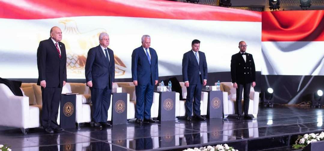 وزير التعليم العالي يشهد حفل تخرج الحاصلين على الدراسات العليا بالأكاديمية العربية