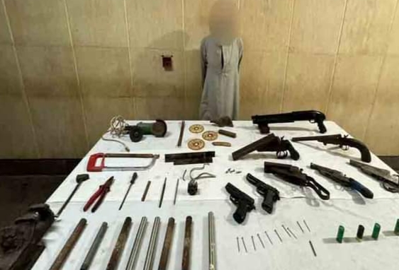 ضبط أحد الأشخاص لقيامه باستخدام مسكنه كورشة لتصنيع الأسلحة النارية بالجيزة