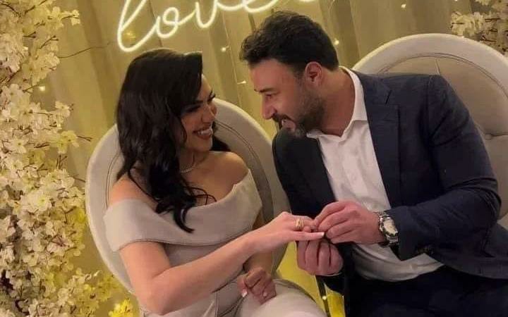 محمد العمروسي يكشف حقيقة فارق السن بينه وبين مي فاروق.. تعرف