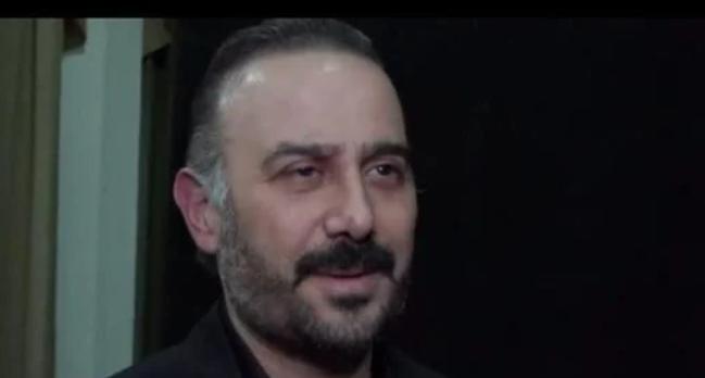 قصى الخولي يكشف أسباب ترتيل القرآن في عزاء والده المسيحي.. إليك التفاصيل 