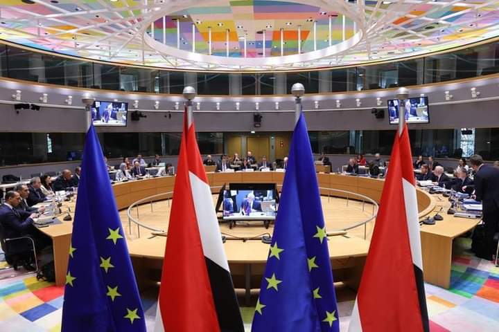 وزيرة التعاون والمفوض الأوروبي لسياسات الجوار يؤكدان عمق العلاقات لتلبية أولويات التنمية