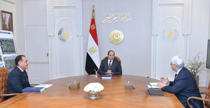 الرئيس السيسي يجتمع مع مدبولي ووزير التعليم العالي لمتابعة تطوير المشات التعليمية