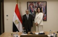 وزير الكهرباء ونائب شركة بريتيش بتروليام يبحثان سبل التعاون والاستثمار فى الطاقة المتجددة