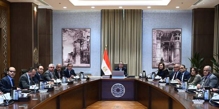 الحكومة تدرس مقترحا شركة إيطالية لإنشاء مجمع صناعي متكامل لمنتجات الحديد والصلب