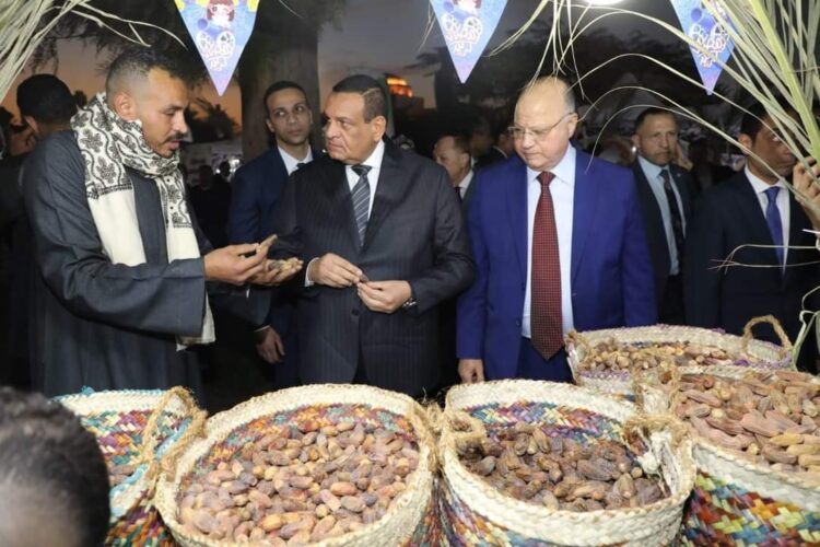 وزير التنمية المحلية ومحافظ القاهرة يفتتحان مهرجان القاهرة الدولي للتمور