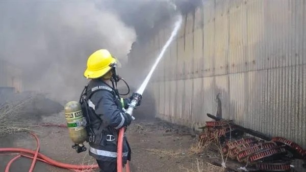 عامل يشعل نيران بالطابق الثاني من منزله في سوهاج