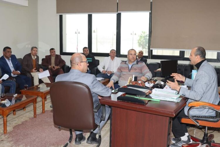 سكرتير عام بني سويف يعقد اجتماعاً لمناقشة عوائد مشروعات الدواجن