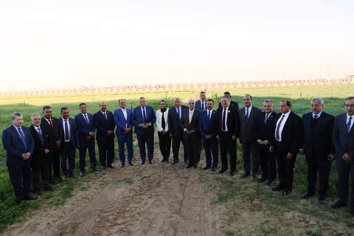 وزير التعليم العالي ومحافظ الوادي الجديد يتفقدان مزارع جامعة الوادي الجديد