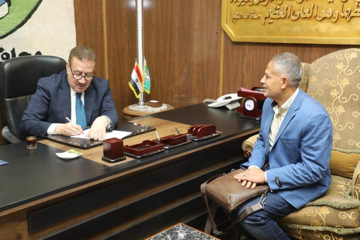 محافظ المنوفية يأمر بصرف مساعدات مالية لعدد من الحالات الإنسانية وخدمة الصرف الصحي