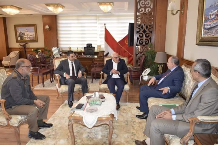 محافظ بورسعيد يتابع مشروع تطوير سهل الحسينية وإزالة المزارع السمكية المخالفة
