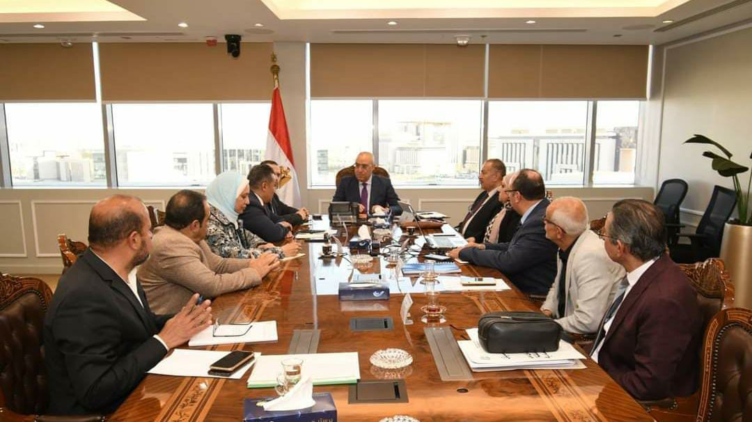 وزير الإسكان يتابع معدلات تنمية أراضي الساحل الشمالي الغربي