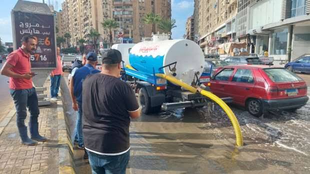 محافظ سوهاج يتابع موجة الطقس وتداعياته إثر سقوط أمطار خفيفة على المحافظة