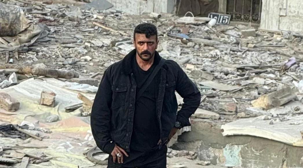 العوضي يشارك جماهيره بصورة من كواليس مسلسله 