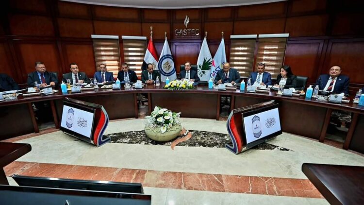 وزير البترول يؤكد أن قطاع البترول حقق العديد من النتائج المتميزة