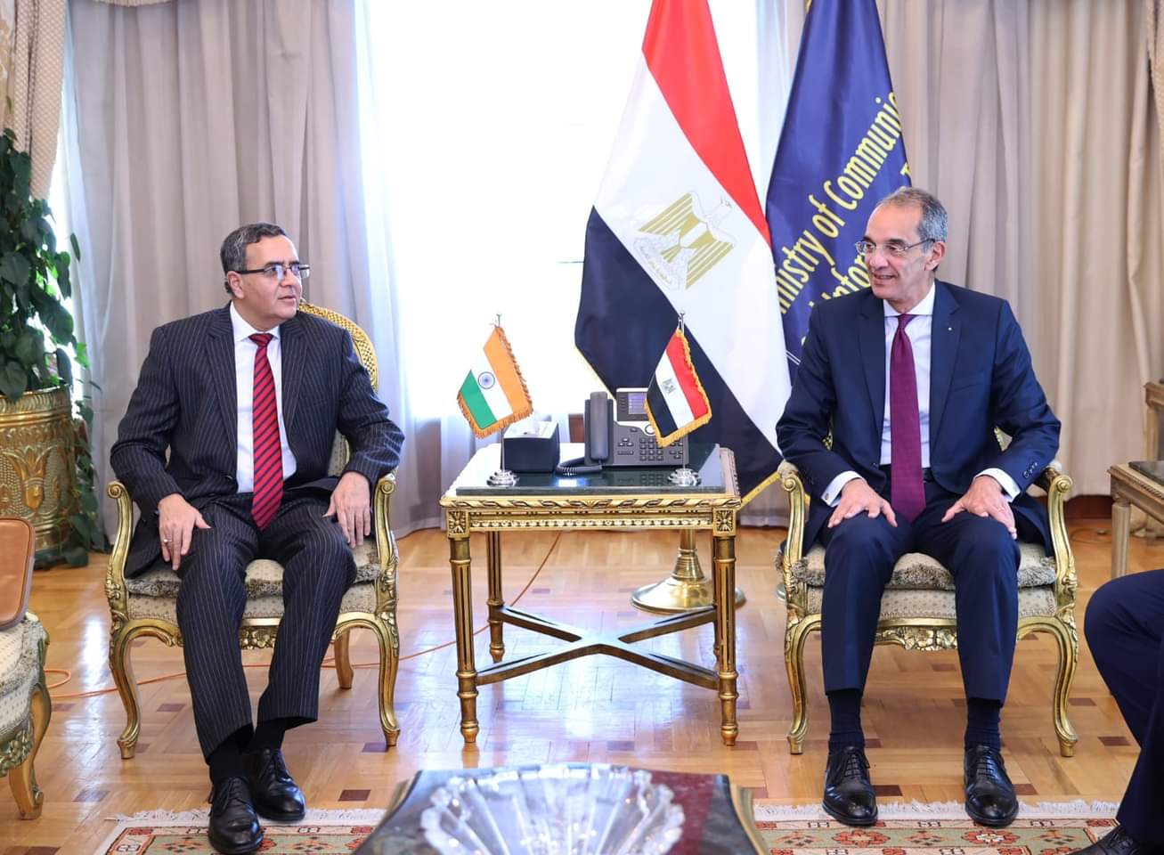 وزير الاتصالات يشهد مراسم توقيع مذكرة تفاهم بين معهد تكنولوجيا المعلومات والمعهد الوطنى للإلكترونيات الهندى