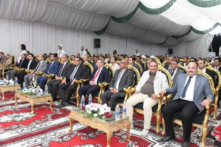 وزير التنمية المحلية يضع حجر الأساس لإنشاء 