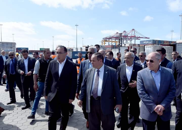رئيس الوزراء يتفقد محطة 