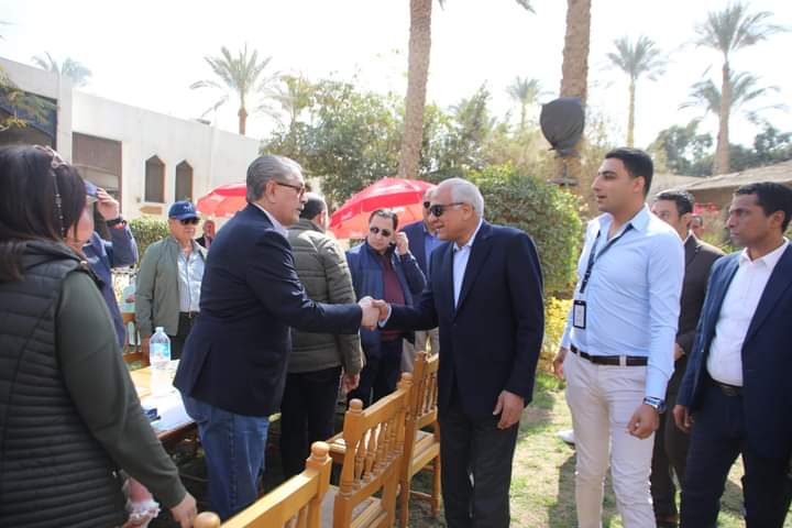 محافظ الجيزة يستقبل سفراء دول أمريكا خلال زيارتهم للمنطقة الأثرية