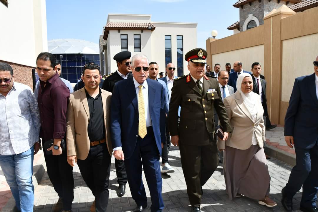 محافظ جنوب سيناء يتفقد محطة تحلية مياه البحر بمدينة طابا 