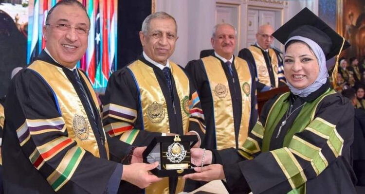 محافظ الإسكندرية يشارك في حفل تخرج دفعة الماجستير بمعهد الإنتاجية