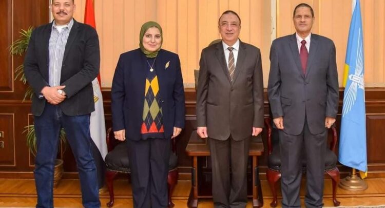 محافظ الإسكندرية يعلن البدء في تنفيذ خطة طموحة لتأهيل الشباب لسوق العمل