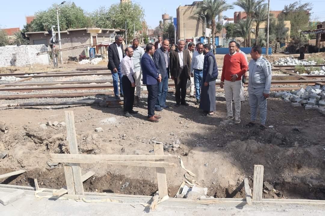 سكرتير عام بني سويف يتفقد مشروع كوبري أشمنت الجديد