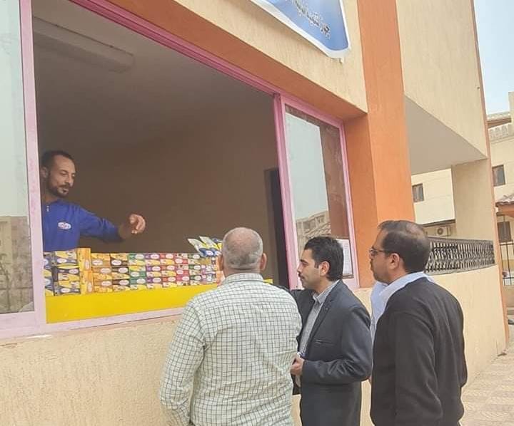 رئيس جهاز مدينة العبور يتفقد معارض 
