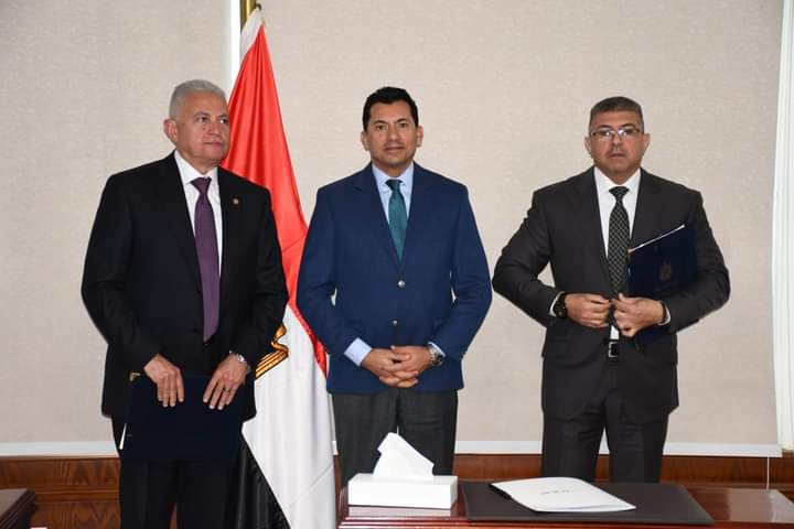 وزير الشباب والرياضة ومؤسسة البحث العلمي يوقعان بروتوكول تعاون مشترك لتثقيف الشباب