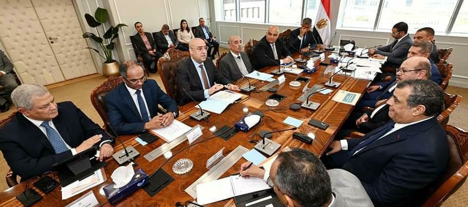 وزيرا الإسكان والإنتاج الحربي يتابعان موقف تنفيذ مشروعات المياه والصرف