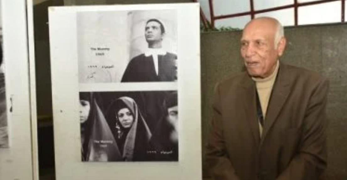 شيخ المصورين محمد بكر يتسلم درع تكريم مهرجان الإسماعيلية للأفلام