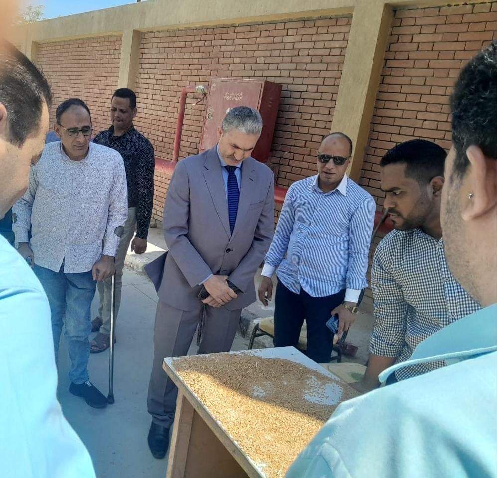 محافظ الفيوم يشدد على ضبط الأسعار والأسواق ومجابهة الممارسات الاحتكارية للتجار