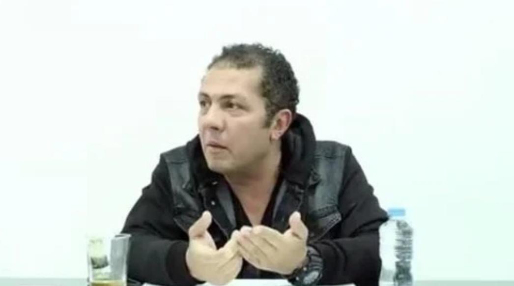 مخرج كامل العدد +1 عن مشهد القمل: 