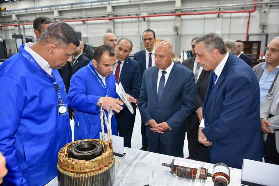وزير النقل يتفقد ورش إيرماس المتخصصة في عمرة وصيانة جرارات السكك الحديدية