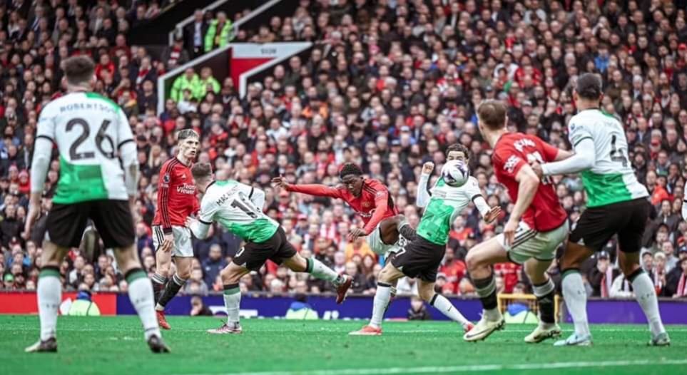 التعادل يحسم قمة اليونايتد أمام ليفربول في الجولة 32 من الدوري الإنجليزي