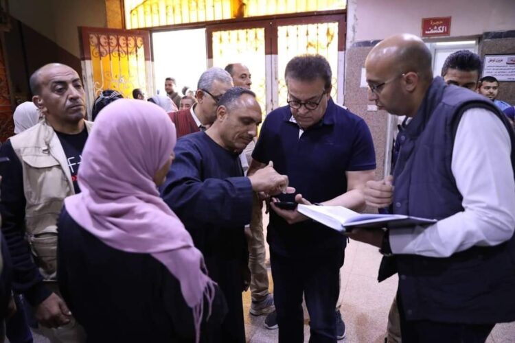 وزير الصحة يحيل مسؤول قرارات نفقة الدولة وأطباء الأطفال للتحقيق