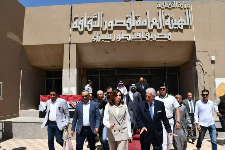 وزيرة الثقافة توجه بسرعة الانتهاء من أعمال تطوير المسرح الصيفي بالطور تمهيدًا لافتتاحه 